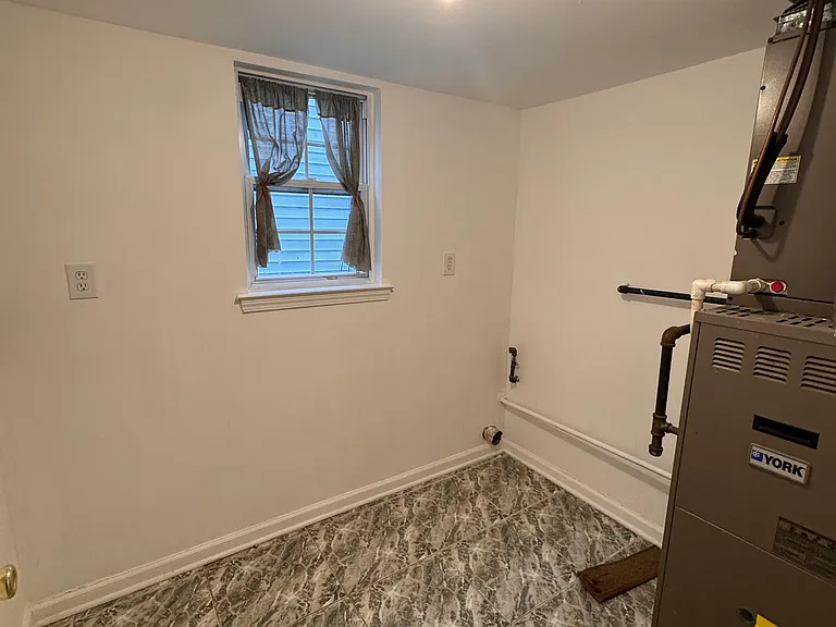 17 Norfolk St #2 — Photo 10