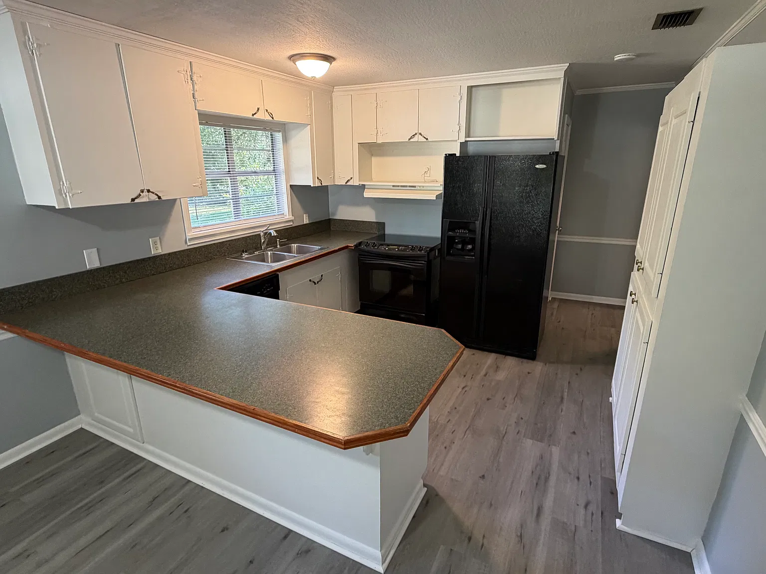 2 bed, 1024 sqft, $1,125 — Photo 3
