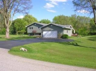 5109 Bonnie Brae Rd, Richmond, IL 60071