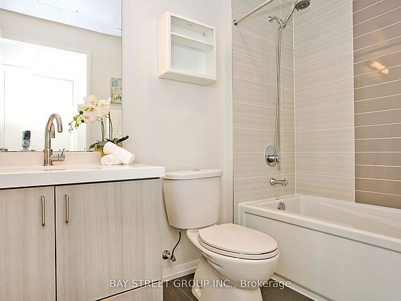 4th image of 540 Bur Oak Ave #528