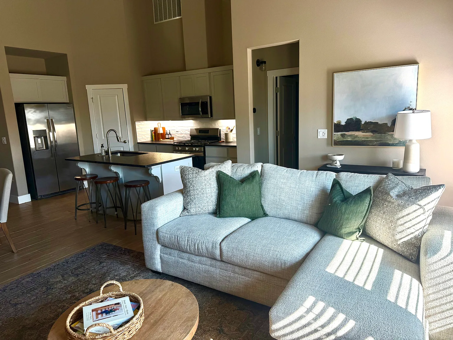 3 bed, 2.5 bath, 1420 sqft, $1,650 — Photo 2