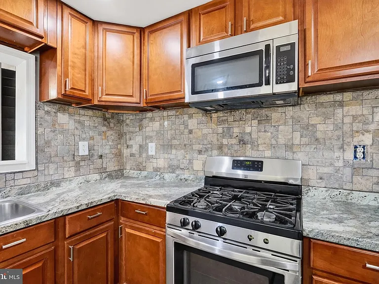 603 Maple St — Photo 12