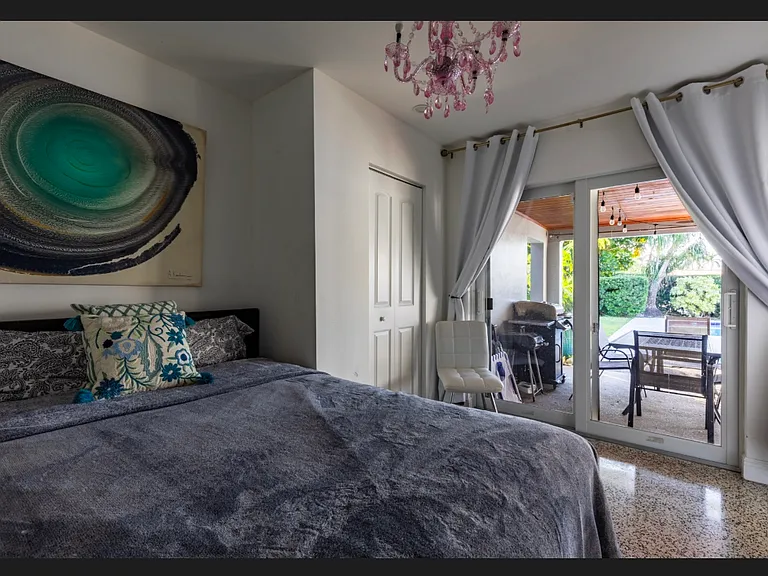2181 NE 28th Ave — Photo 14
