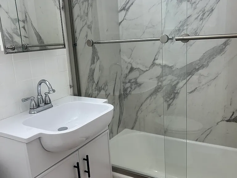 339 Grove St #4 — Photo 7