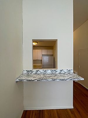 3rd image of 6120 Woodside Ave Frnt 1