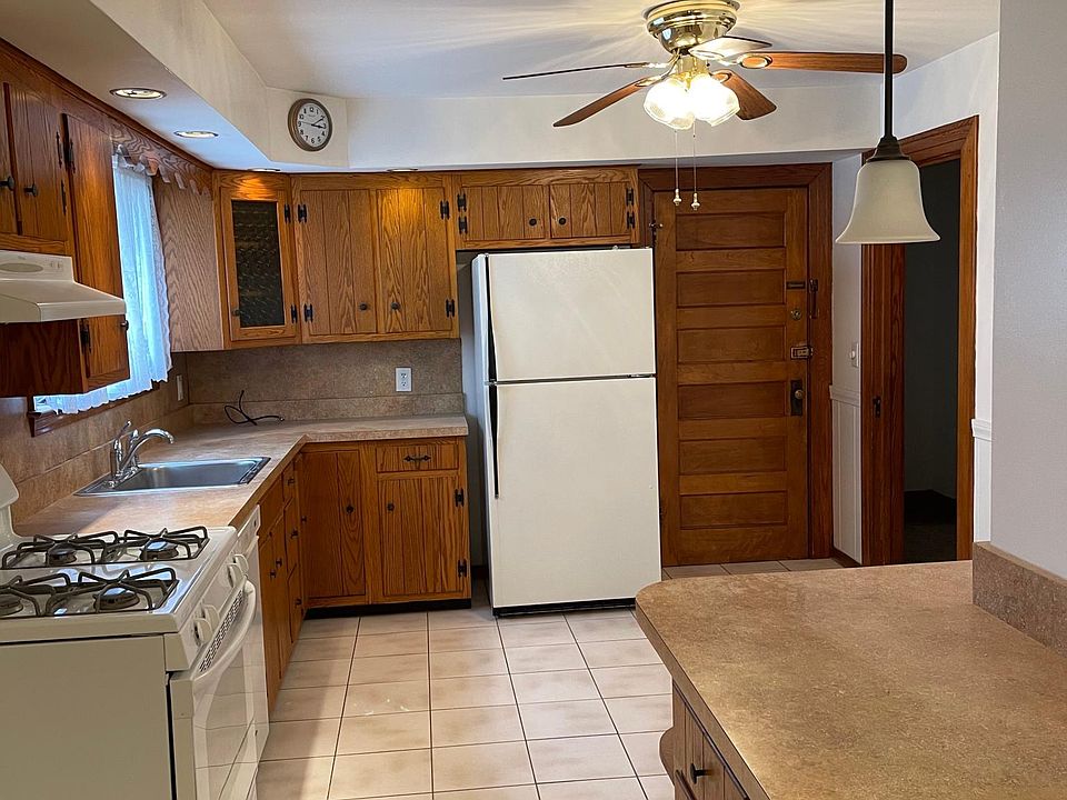 1st image of 250 Willow St #2