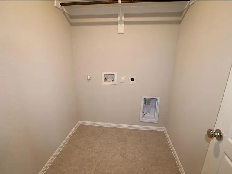 3221 Peacock Ln — Photo 13