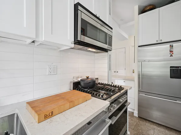 599 West End Avenue image 7 of 15