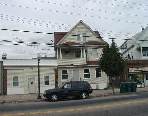 1st image of 1645 Barnum Avenue