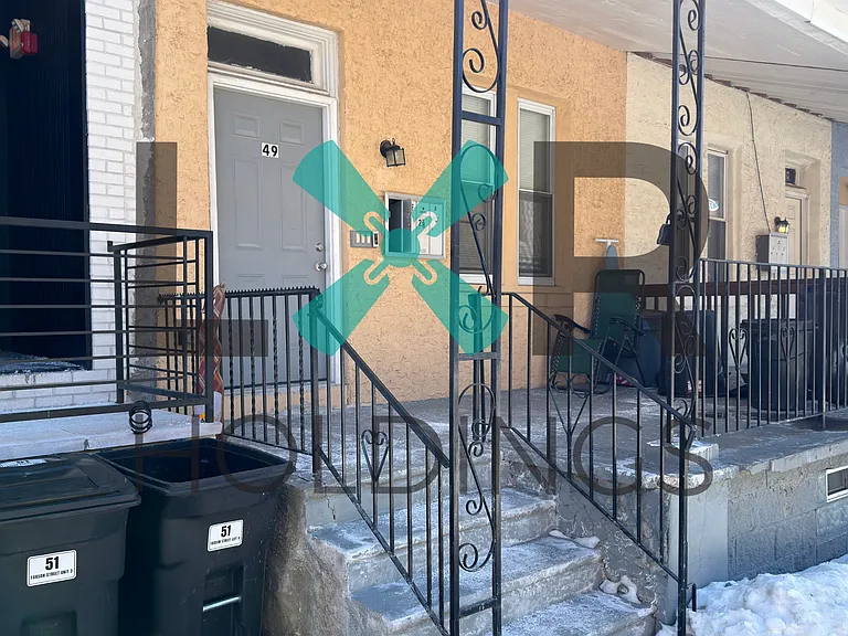 49 N Farson St #3 — Photo 10