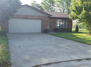 440 Valley Vw, Carlyle, IL 62231