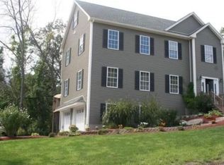 38 Acropolis Rd, Lowell, MA 01854