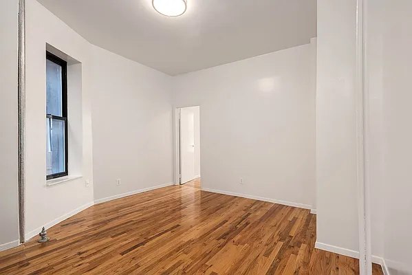 Rented by Compass | media 7