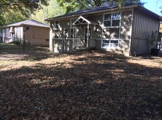 305 NE Sunnybrook Dr, Blue Springs, MO 64014