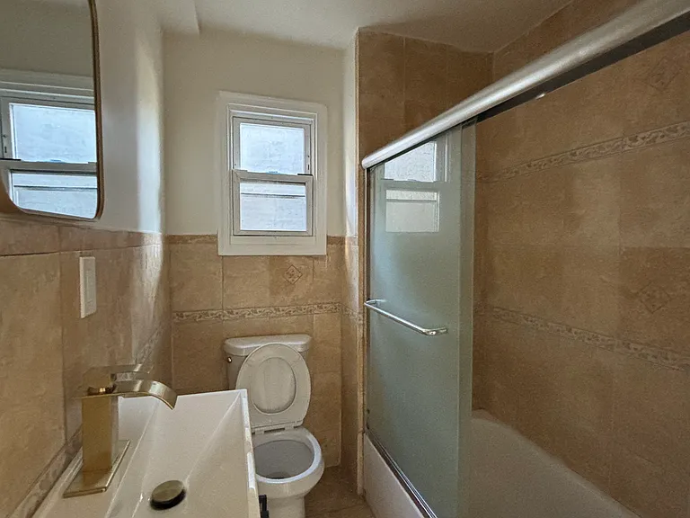 64 Willoughby St — Photo 3