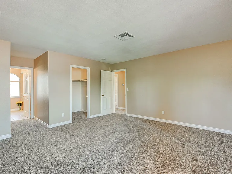 1833 Escondido Ter — Photo 22