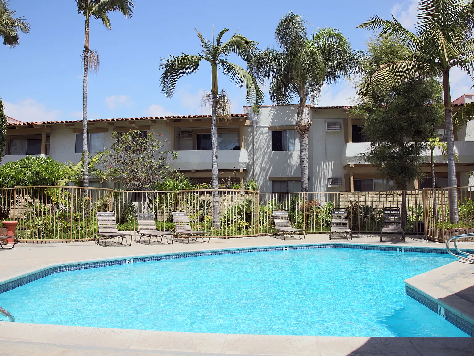 San Carlos Apartment Homes — Photo 4
