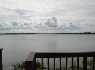 33 Waters Edge Cir, Hampton, VA 23669