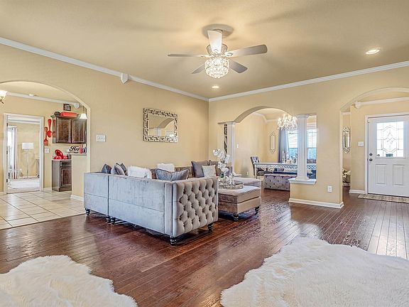2nd image of 5909 Little Elm Ln