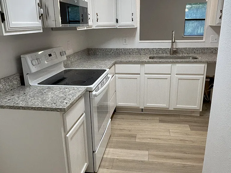 15 Carolyn Rd — Photo 6
