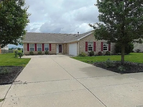 110 Brooke Woode Dr, Brookville, OH 45309