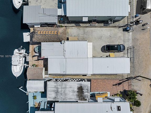 2nd image of 209 Buttonwood Ave