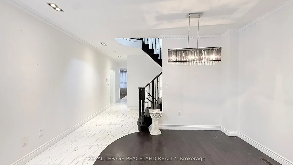 Building Photo - 110 Annina Cres