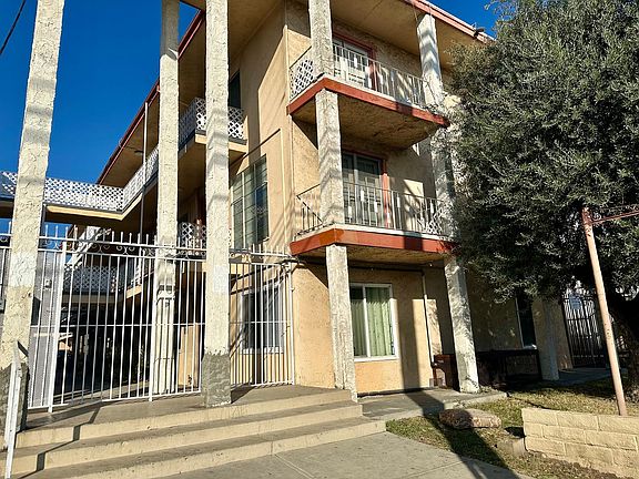 4th image of 15525 Nordhoff St #2