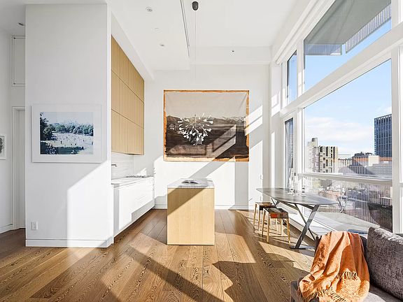 4th image of 30 Orchard St Penthouse B
