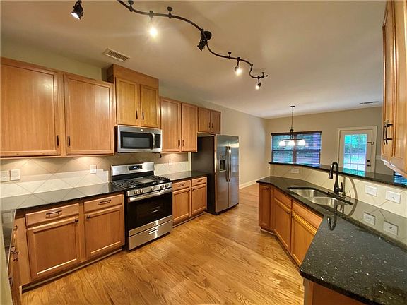 3rd image of 1601 Scenic Pines Dr