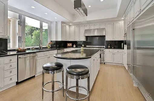 5427 Encino Ave — Photo 11
