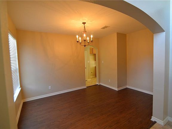 5th image of 484 Shadygrove Dr