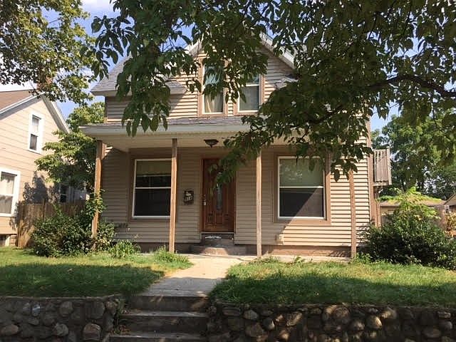 1st image of 914 E 4th St