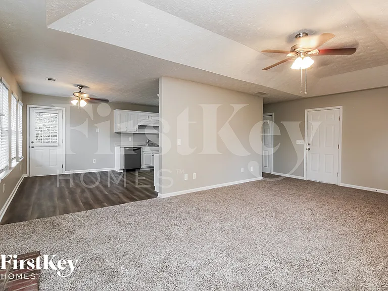 655 Pebble Blvd — Photo 2