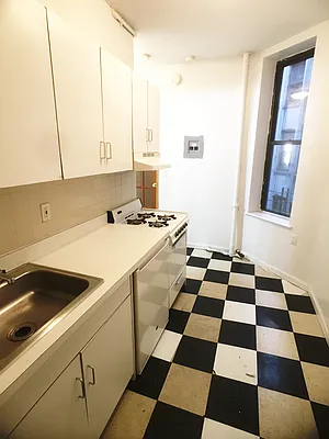 Rented by Bond New York | media 4