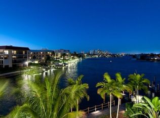 211 Harbour Dr, Naples, FL 34103