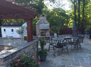 26 Essex Rd, Scotch Plains, NJ 07076