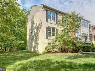 8601 Raglan Rd, Vienna, VA 22182