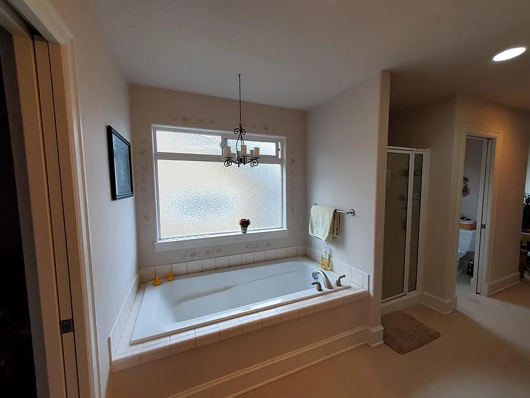 master soaking tub