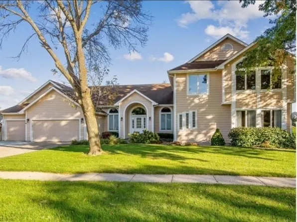 804 Sunset Dr, Indianola, IA 50125