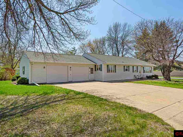 917 Court Ave, Gaylord, MN 55334