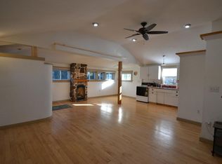 21 Meadow Rd, South Burlington, VT 05403