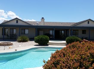 9932 Bella Vista Rd, Apple Valley, CA 92308