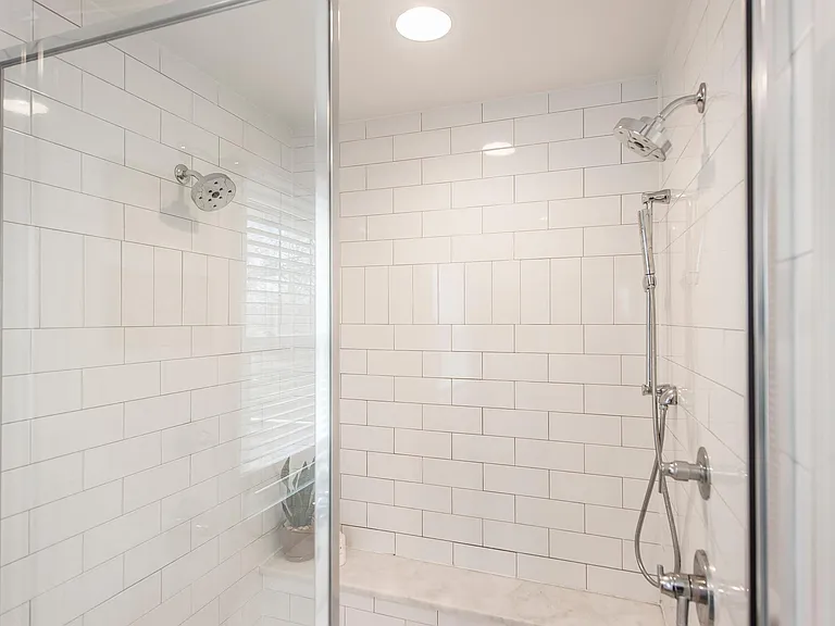 1003 Woods Lake Dr — Photo 44