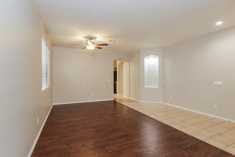 3 bed, 2.0 bath, 1869 sqft, $2,390 — Photo 3