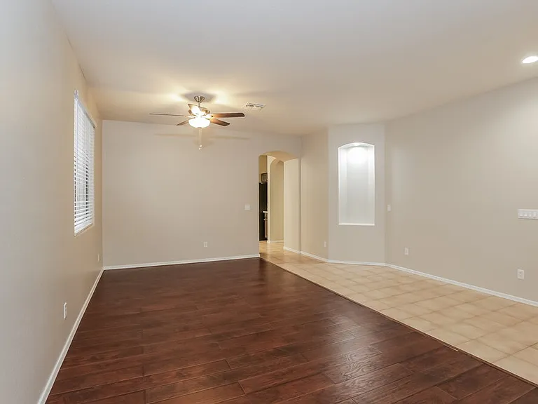 6842 S 26th Pl — Photo 3