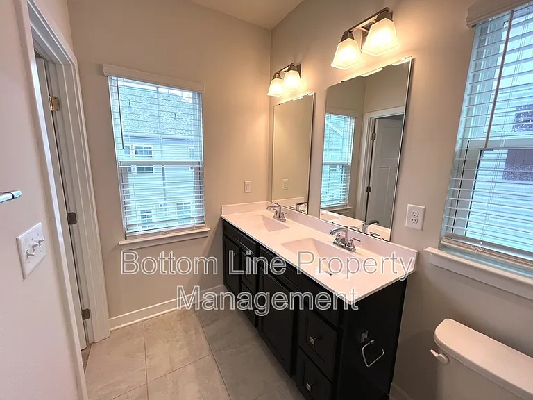 9416 Mallard Mills Dr — Photo 13