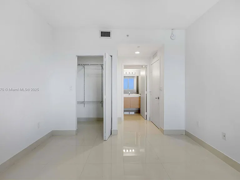 600 NE 27th St #3102 — Photo 16