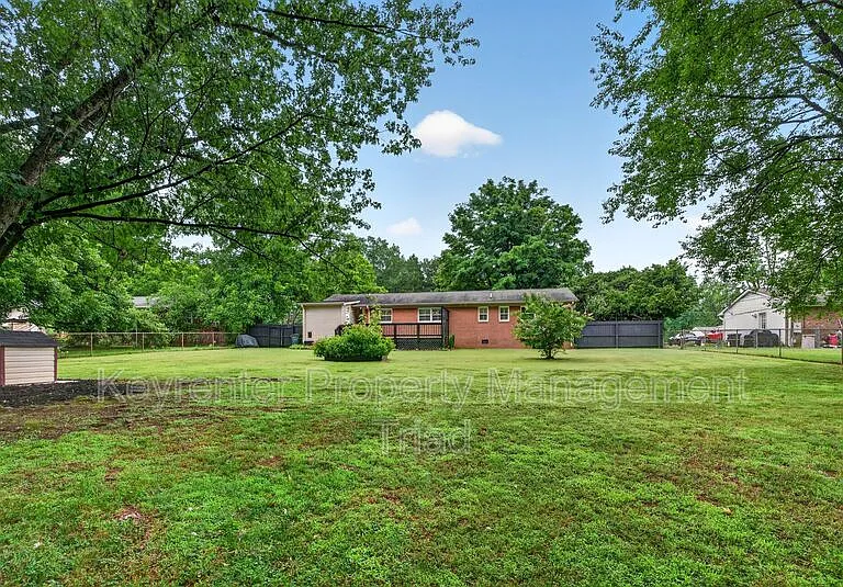 9415 Glen Cross Dr — Photo 41