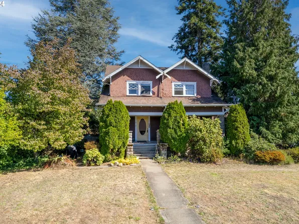 525 5th St, Myrtle Point, OR 97458
